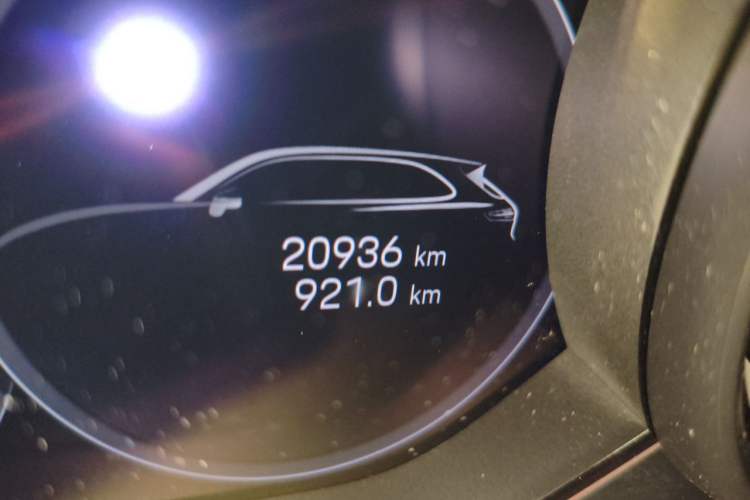 Used Porsche Cayenne 2022 Cayenne 3.0T Platinum Edition Odometer Close Up
