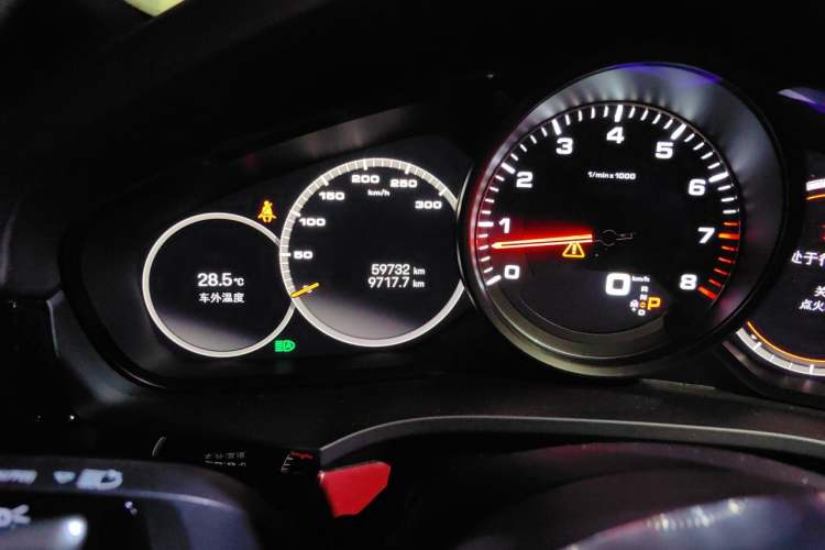 Used Porsche Cayenne 2022 Cayenne S 2.9T Platinum Edition Odometer Close Up
