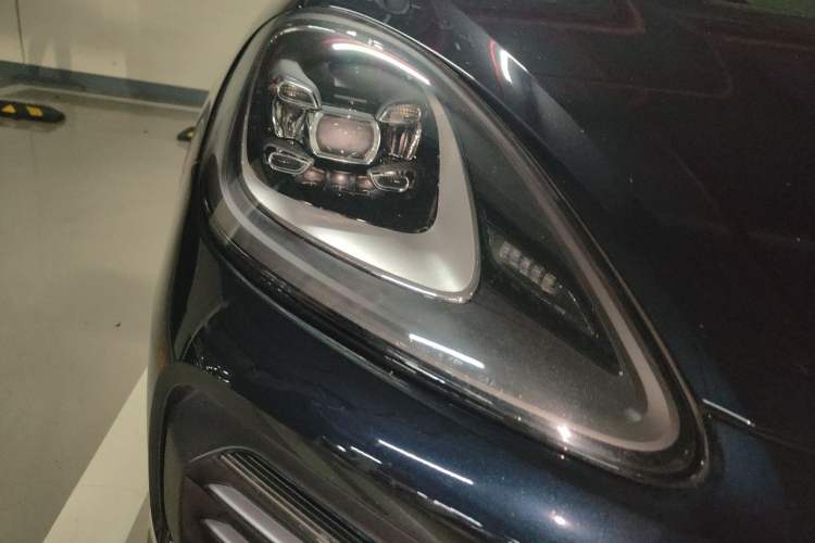 Used Porsche Cayenne 2022 Cayenne 3.0T Platinum Edition Right Front Headlight