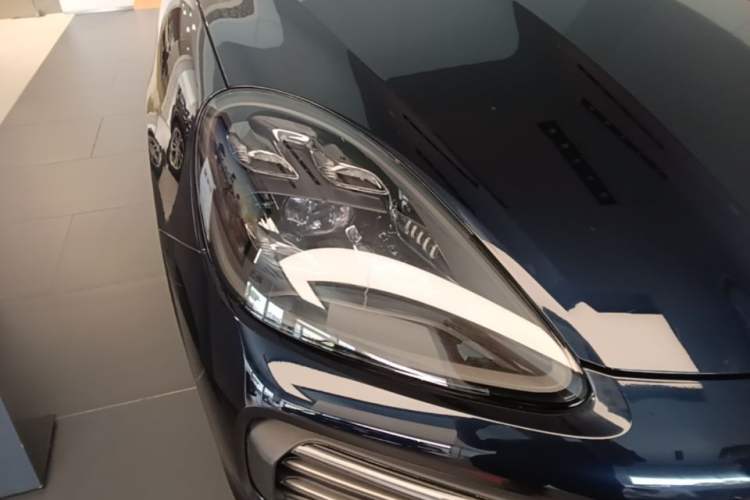 Used Porsche Cayenne 2022 Cayenne 3.0T Platinum Edition Right Front Headlight