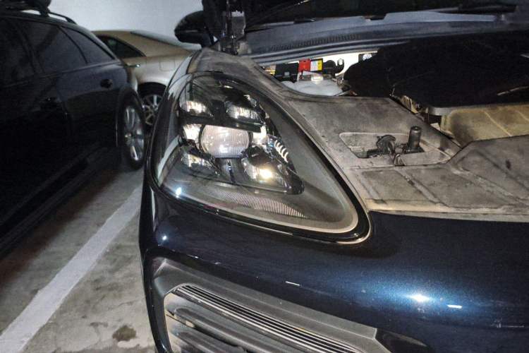 Used Porsche Cayenne 2022 Cayenne 3.0T Platinum Edition Right Front Headlight