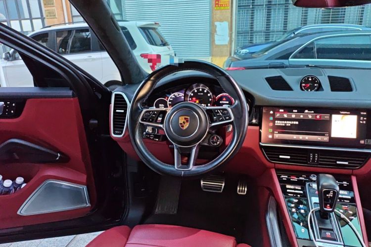 Used Porsche Cayenne 2022 Cayenne S 2.9T Platinum Edition Steering Wheel