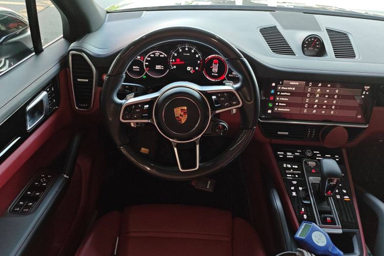 Used Porsche Cayenne 2022 Cayenne 3.0T Platinum Edition Steering Wheel