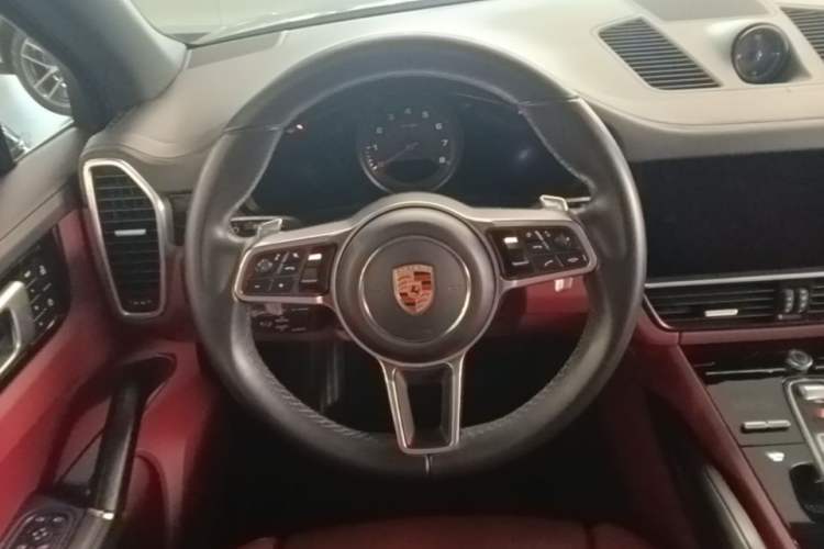 Used Porsche Cayenne 2022 Cayenne 3.0T Platinum Edition Steering Wheel