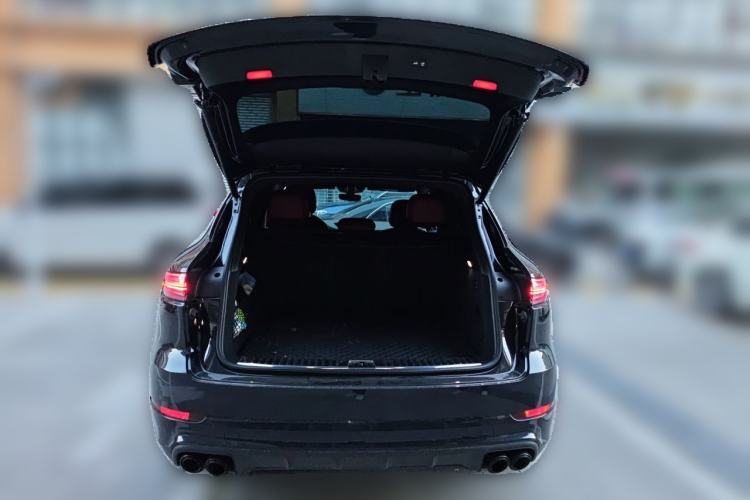 Used Porsche Cayenne 2022 Cayenne S 2.9T Platinum Edition Trunk