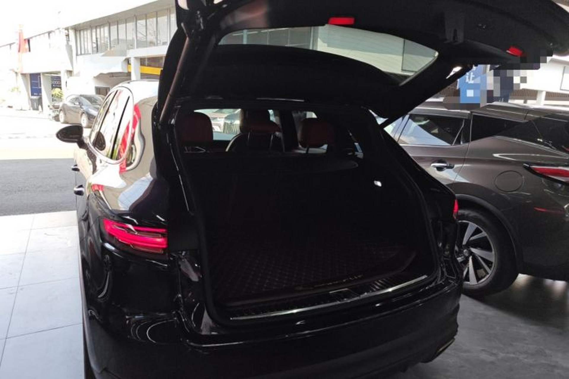 Used Porsche Cayenne 2022 Cayenne 3.0T Platinum Edition Trunk