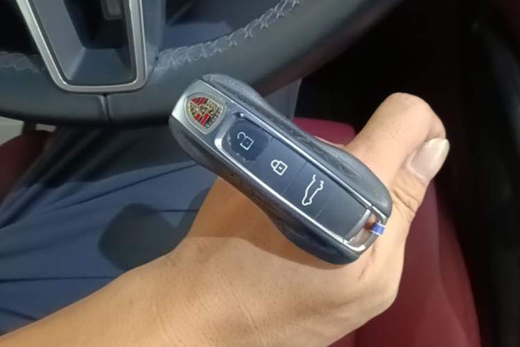 Used Porsche Cayenne 2022 Cayenne 3.0T Platinum Edition Vehicle Key