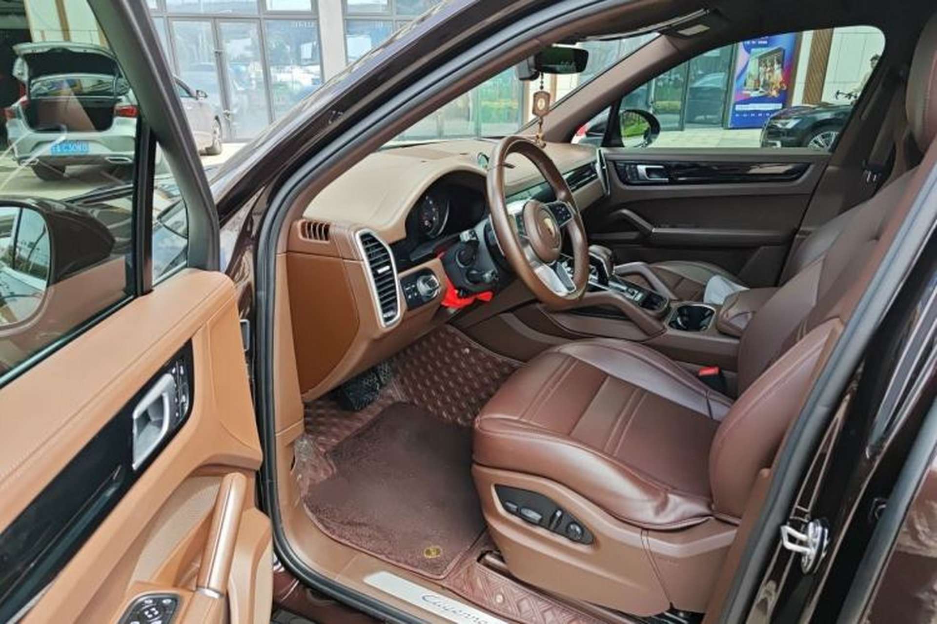 Used Porsche Cayenne 2022 Cayenne 3.0T Platinum Edition Driver Seat