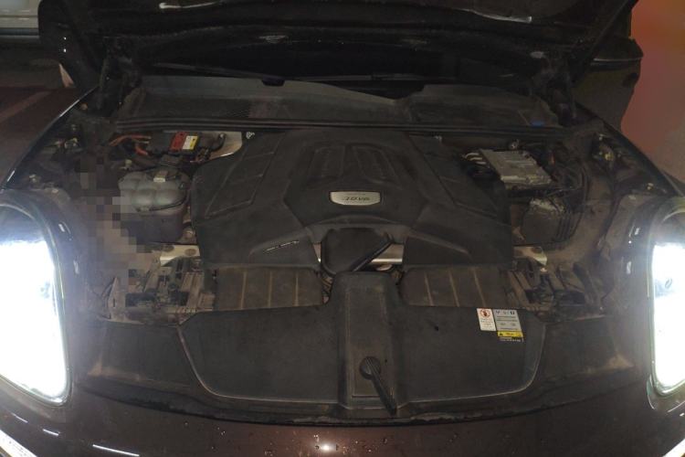 Used Porsche Cayenne 2022 Cayenne 3.0T Platinum Edition Engine Bay