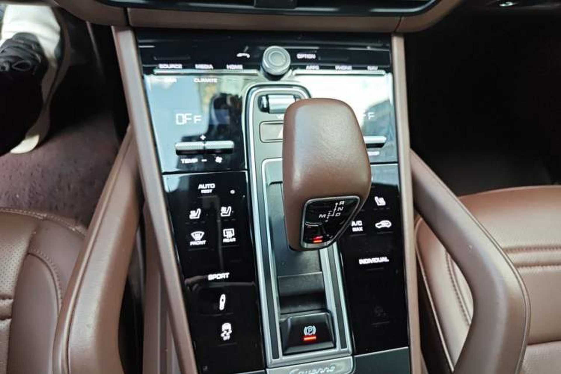 Used Porsche Cayenne 2022 Cayenne 3.0T Platinum Edition Gear Lever