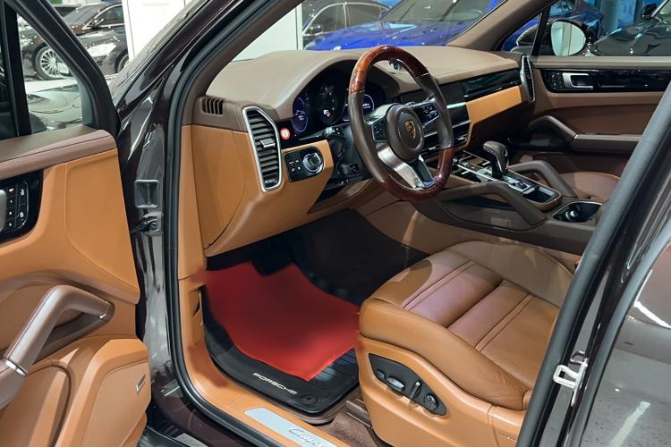 Used Porsche Cayenne 2022 Cayenne 3.0T Platinum Edition Interior 2
