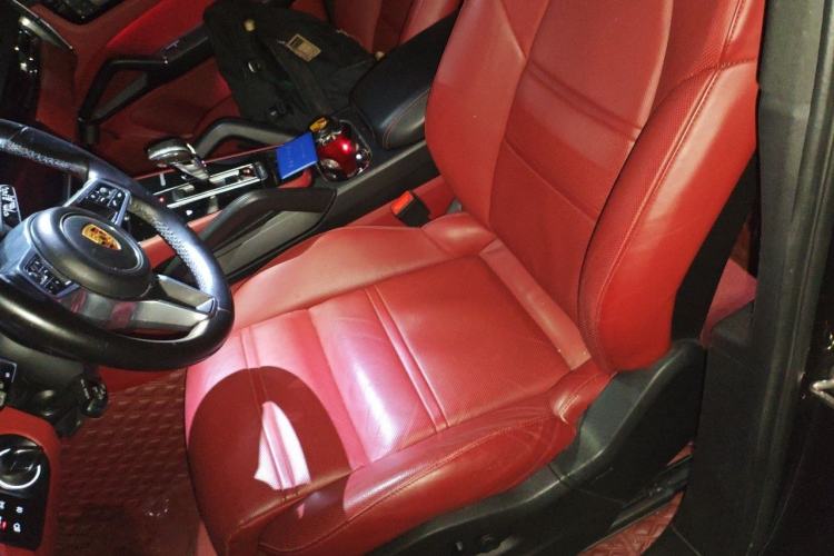 Used Porsche Cayenne 2022 Cayenne 3.0T Platinum Edition Left Front Seat
