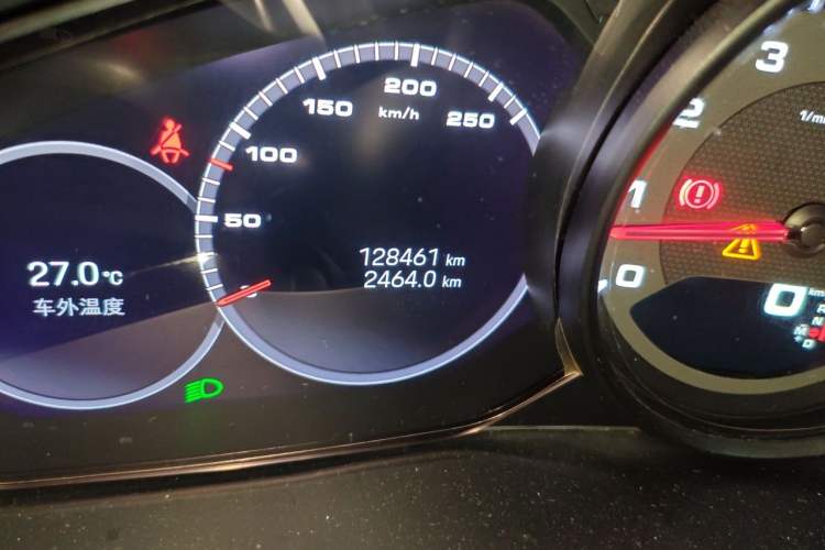 Used Porsche Cayenne 2022 Cayenne 3.0T Platinum Edition Odometer Close Up
