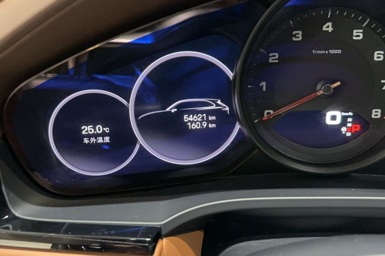Used Porsche Cayenne 2022 Cayenne 3.0T Platinum Edition Odometer Close Up