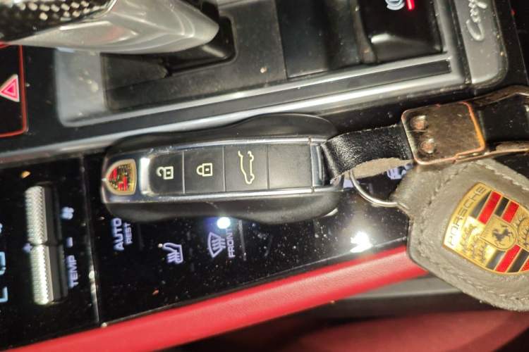 Used Porsche Cayenne 2022 Cayenne 3.0T Platinum Edition Vehicle Key