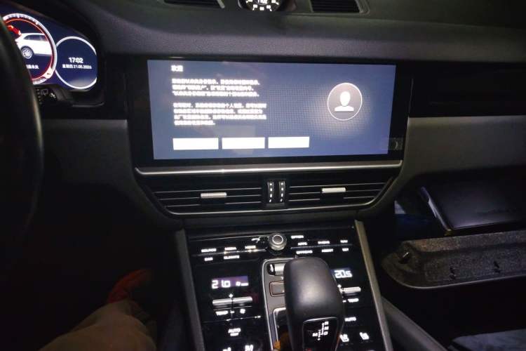 Used Porsche Cayenne 2022 Cayenne 3.0T Platinum Edition Audio And AC Panel