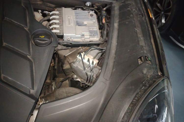 Used Porsche Cayenne 2022 Cayenne 3.0T Platinum Edition Engine Bay Left