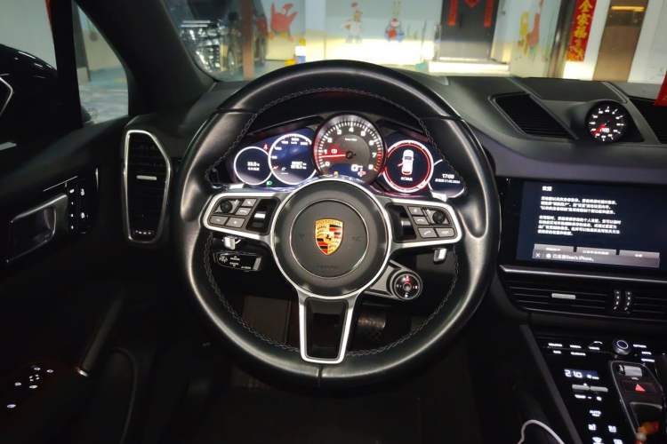 Used Porsche Cayenne 2022 Cayenne 3.0T Platinum Edition Steering Wheel