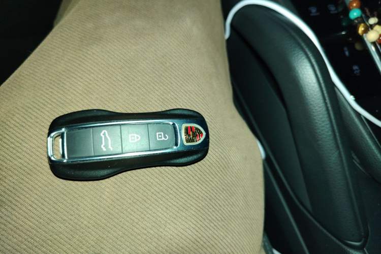 Used Porsche Cayenne 2022 Cayenne 3.0T Platinum Edition Vehicle Key