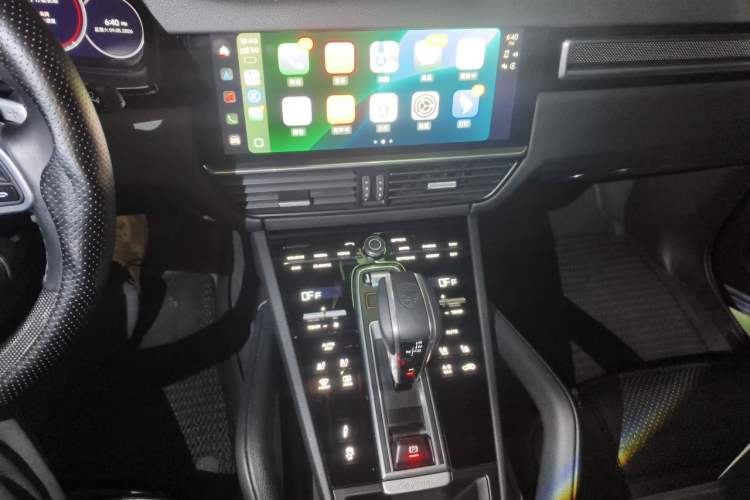 Used Porsche Cayenne 2022 Cayenne 3.0T Platinum Edition Audio And AC Panel