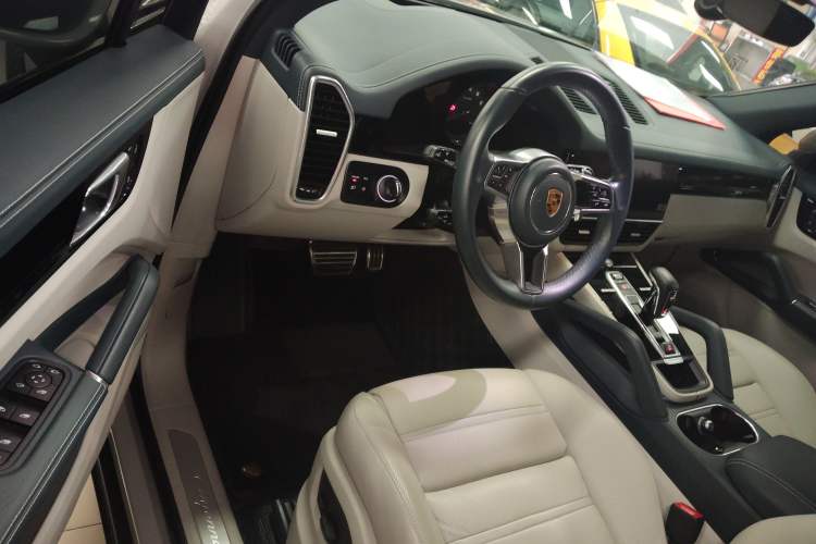 Used Porsche Cayenne 2022 Cayenne S 2.9T Platinum Edition Driver Seat