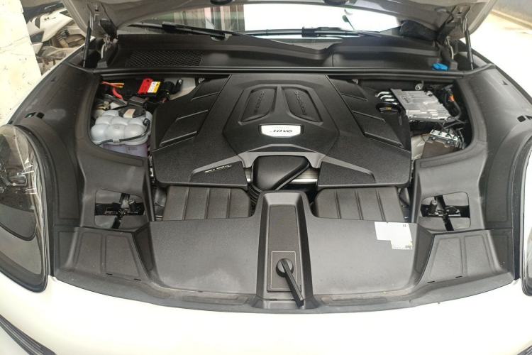 Used Porsche Cayenne 2022 Cayenne 3.0T Platinum Edition Engine Bay