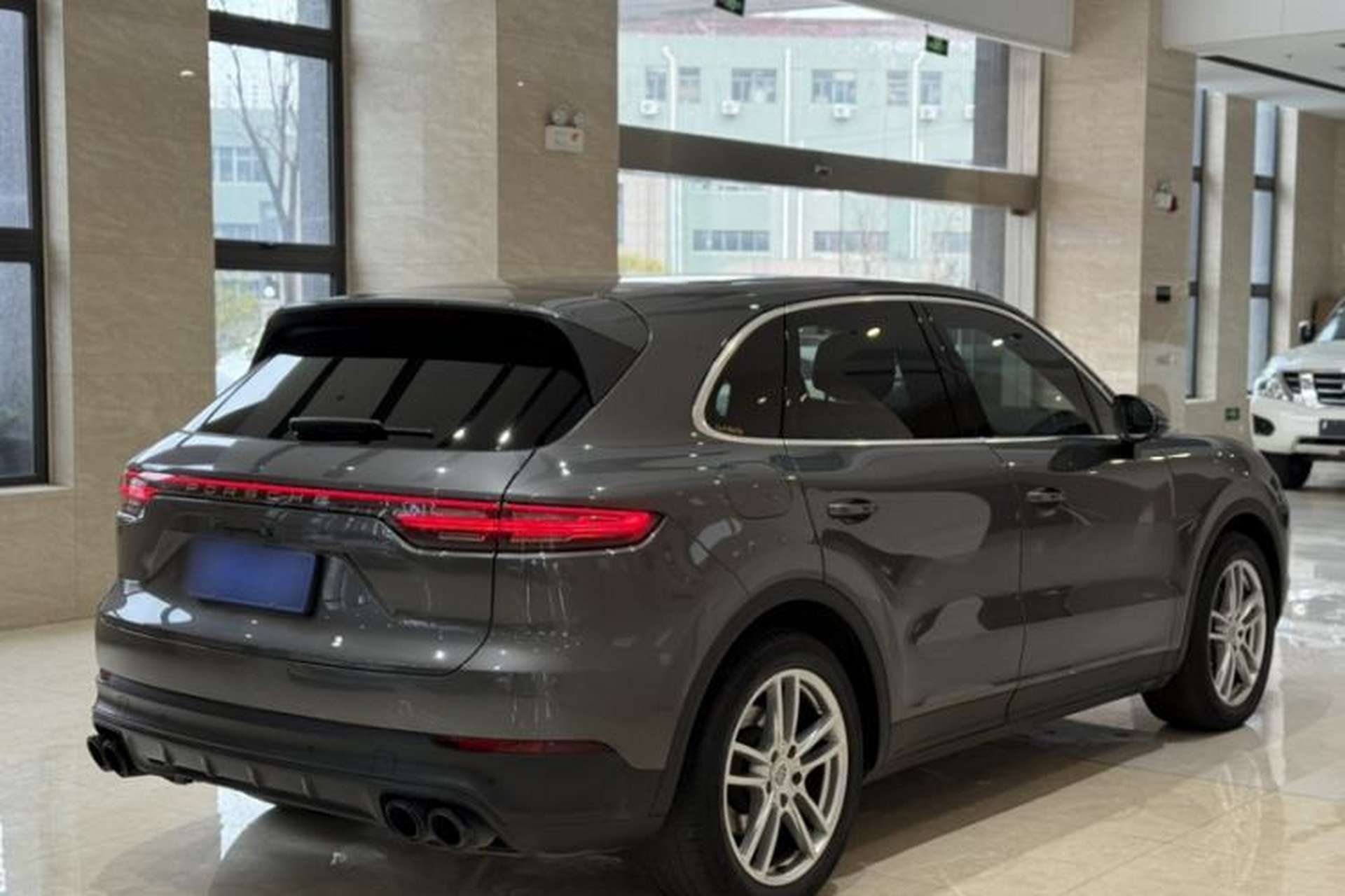 Used Porsche Cayenne 2022 Cayenne 3.0T Platinum Edition Exterior 4