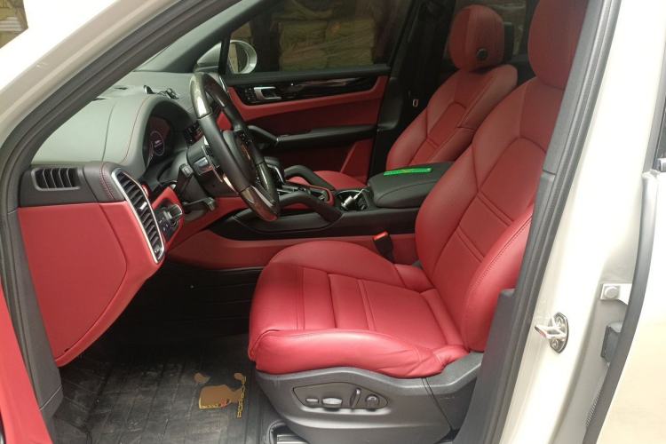 Used Porsche Cayenne 2022 Cayenne 3.0T Platinum Edition Left Front Seat