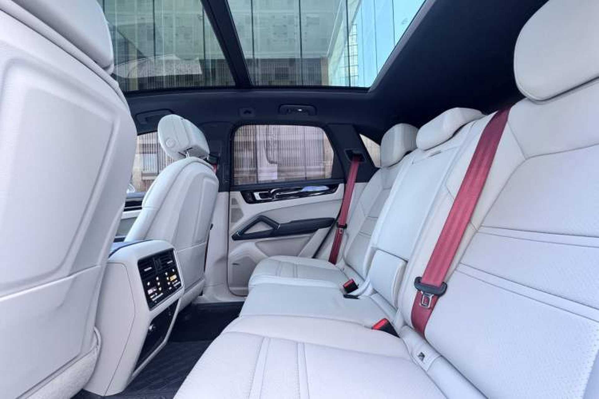 Used Porsche Cayenne 2022 Cayenne S 2.9T Platinum Edition Left Rear Seat