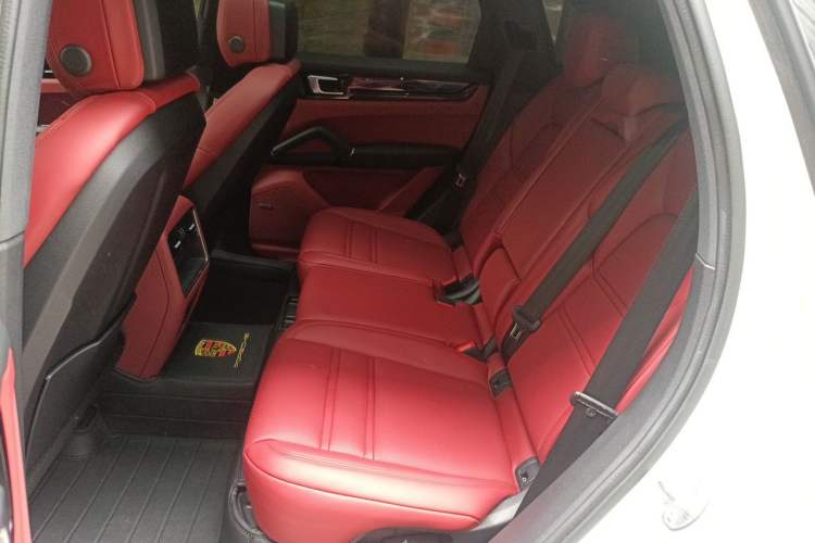 Used Porsche Cayenne 2022 Cayenne 3.0T Platinum Edition Left Rear Seat