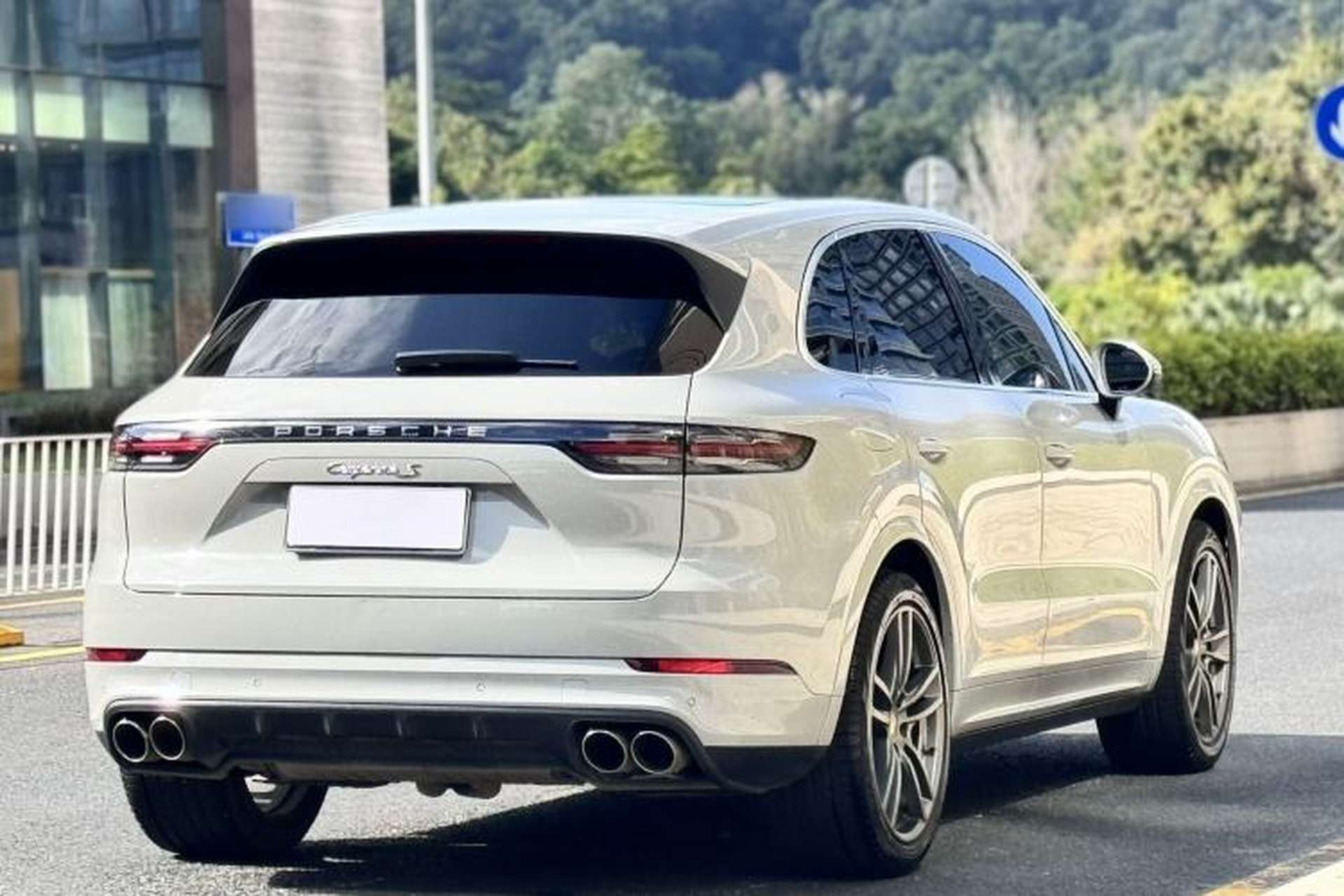 Used Porsche Cayenne 2022 Cayenne S 2.9T Platinum Edition Rear Right 45 Deg