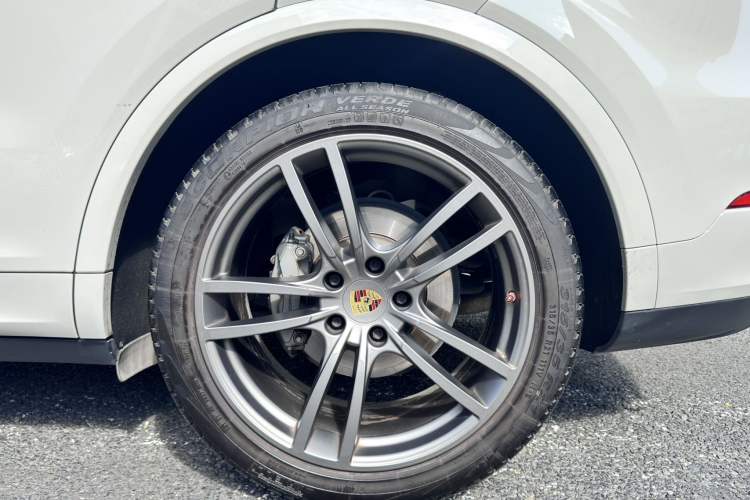 Used Porsche Cayenne 2022 Cayenne S 2.9T Platinum Edition Right Rear Wheel Hub