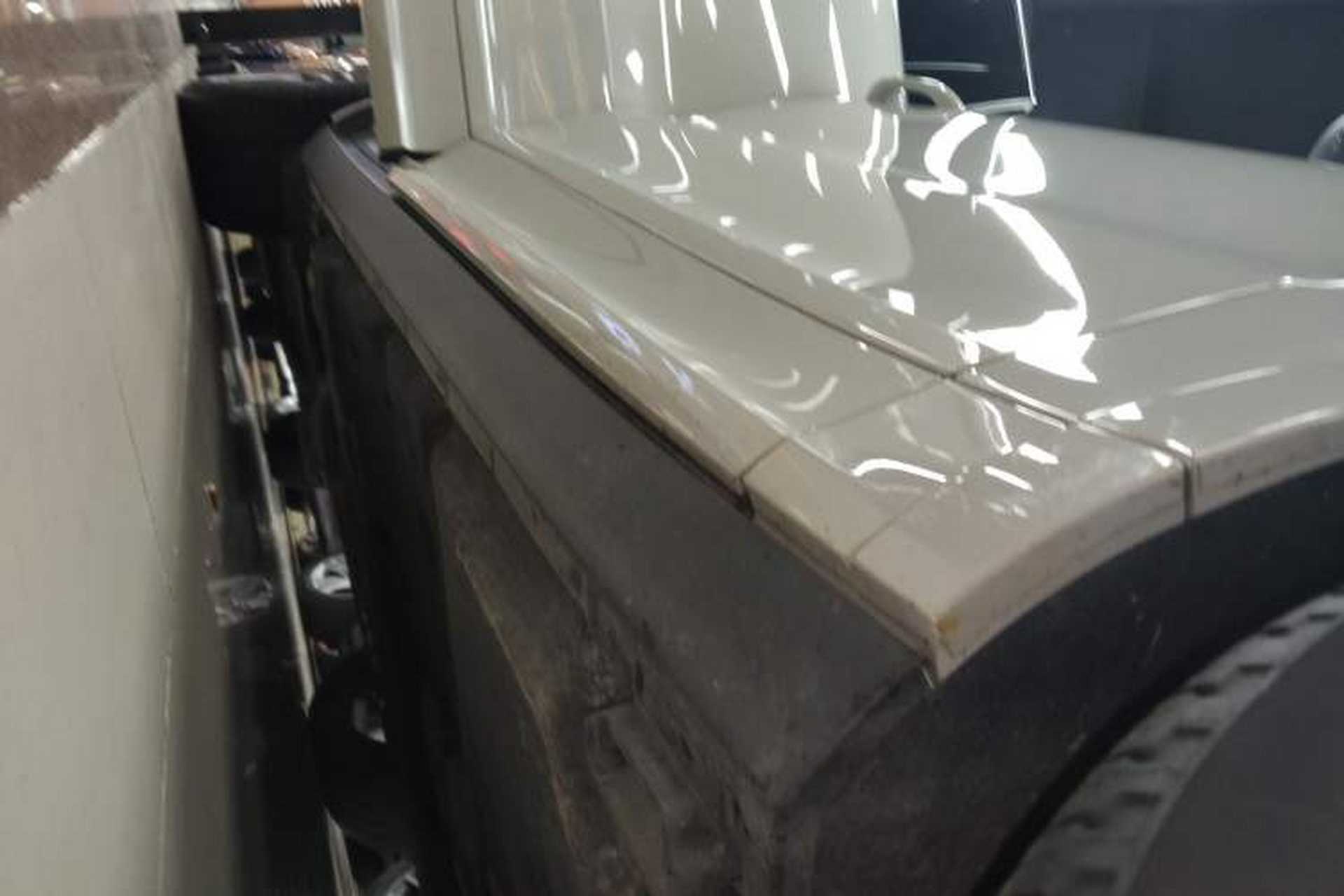Used Porsche Cayenne 2022 Cayenne S 2.9T Platinum Edition Right Side Sill