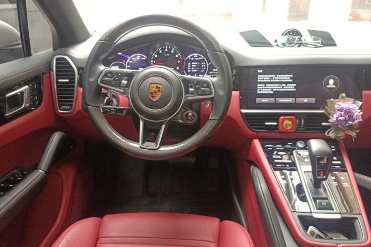 Used Porsche Cayenne 2022 Cayenne 3.0T Platinum Edition Steering Wheel