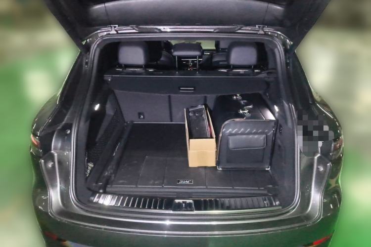 Used Porsche Cayenne 2022 Cayenne 3.0T Platinum Edition Trunk