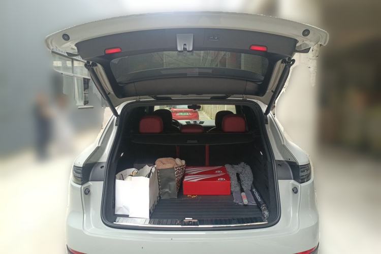 Used Porsche Cayenne 2022 Cayenne 3.0T Platinum Edition Trunk