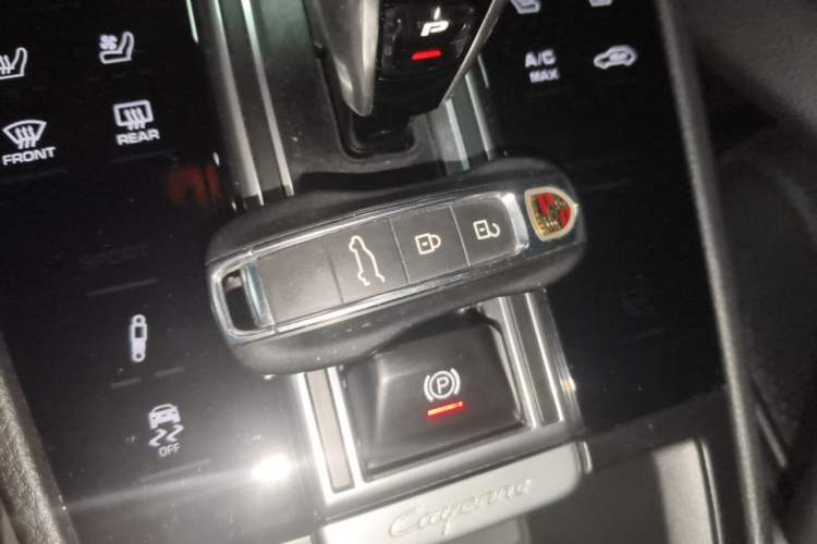 Used Porsche Cayenne 2022 Cayenne 3.0T Platinum Edition Vehicle Key