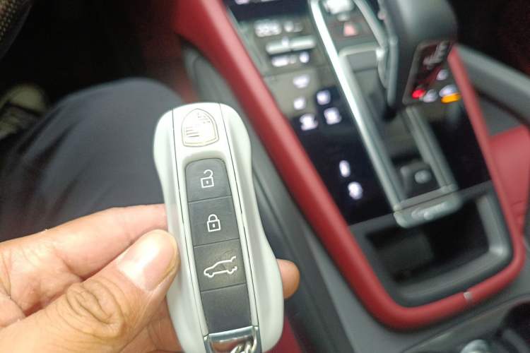 Used Porsche Cayenne 2022 Cayenne 3.0T Platinum Edition Vehicle Key