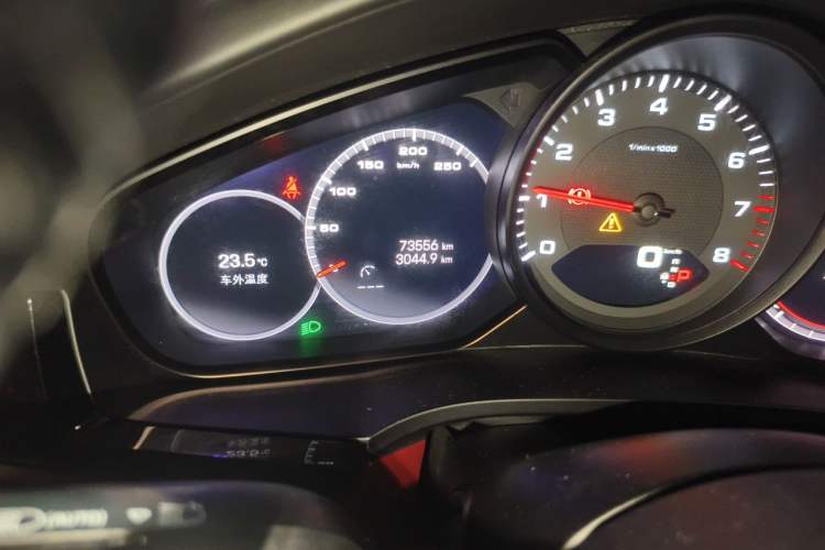 Used Porsche Cayenne 2022 Cayenne 3.0T Platinum Edition Odometer Close Up