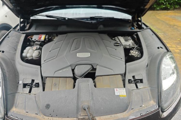 Used Porsche Cayenne 2022 Cayenne 3.0T Platinum Edition Engine Bay