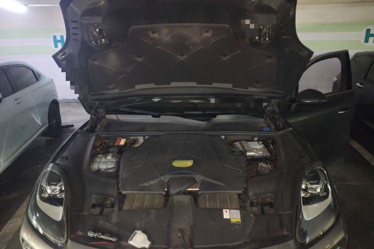 Used Porsche Cayenne 2022 Cayenne 3.0T Platinum Edition Engine Bay