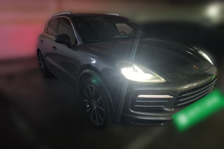 Used Porsche Cayenne 2022 Cayenne 3.0T Platinum Edition Front Right 45 Deg