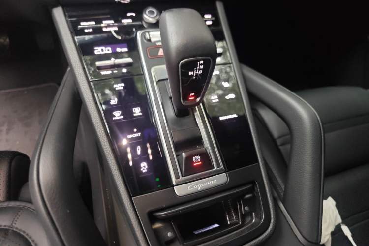 Used Porsche Cayenne 2022 Cayenne 3.0T Platinum Edition Gear Lever