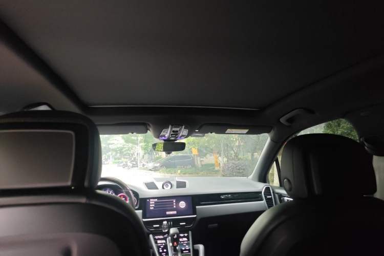 Used Porsche Cayenne 2022 Cayenne 3.0T Platinum Edition Headliner