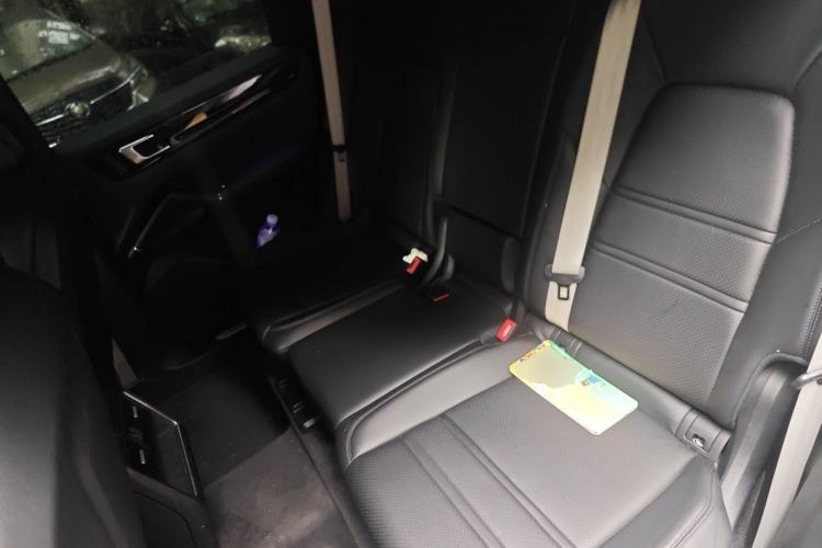 Used Porsche Cayenne 2022 Cayenne 3.0T Platinum Edition Left Rear Seat