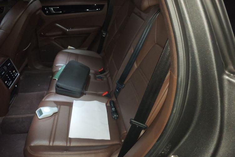 Used Porsche Cayenne 2022 Cayenne 3.0T Platinum Edition Left Rear Seat