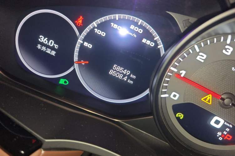 Used Porsche Cayenne 2022 Cayenne 3.0T Platinum Edition Odometer Close Up