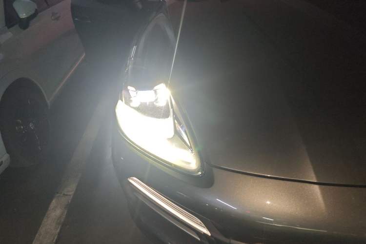 Used Porsche Cayenne 2022 Cayenne 3.0T Platinum Edition Right Front Headlight