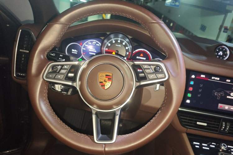 Used Porsche Cayenne 2022 Cayenne 3.0T Platinum Edition Steering Wheel