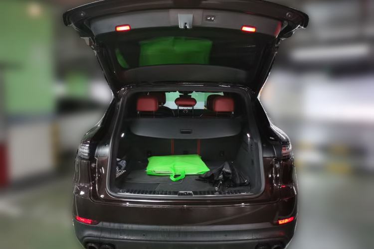 Used Porsche Cayenne 2022 Cayenne 3.0T Platinum Edition Trunk